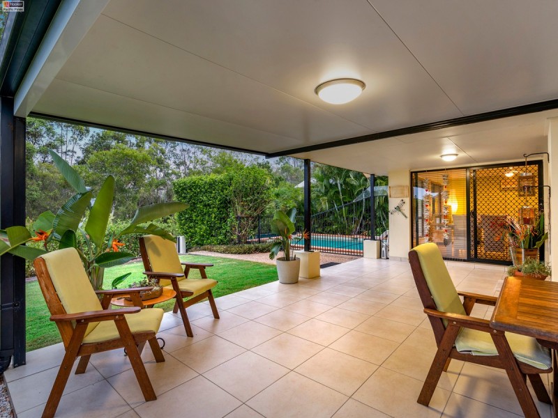 8 Coonowrin Street, Pacific Pines QLD 4211