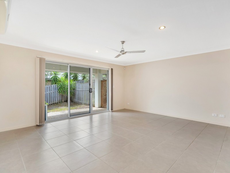 1/1 Chesterton Street, Pacific Pines QLD 4211