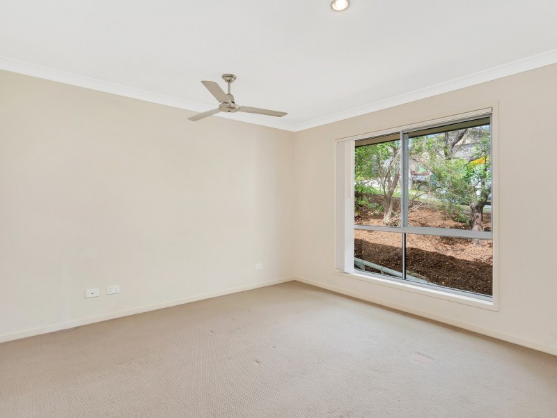 1/1 Chesterton Street, Pacific Pines QLD 4211