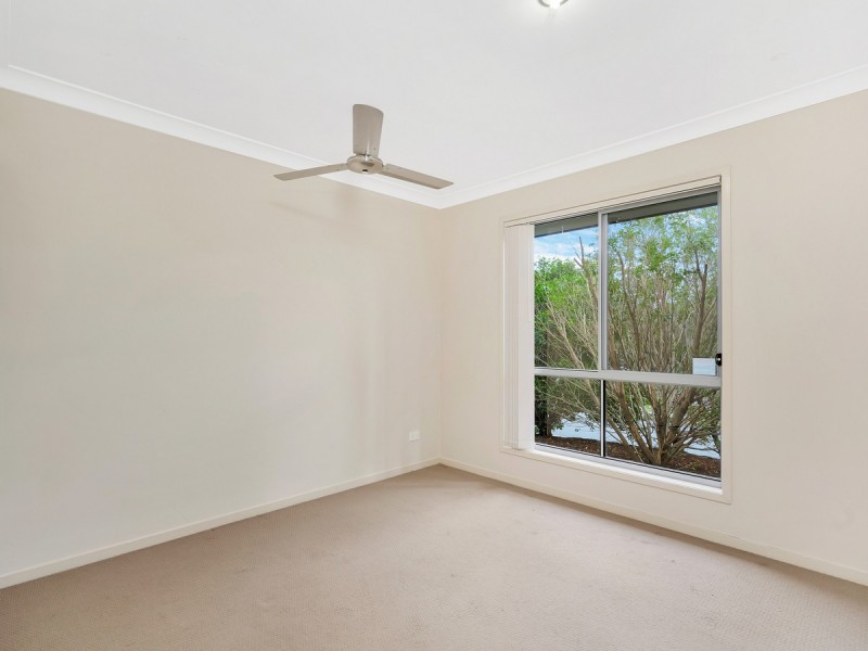 1/1 Chesterton Street, Pacific Pines QLD 4211