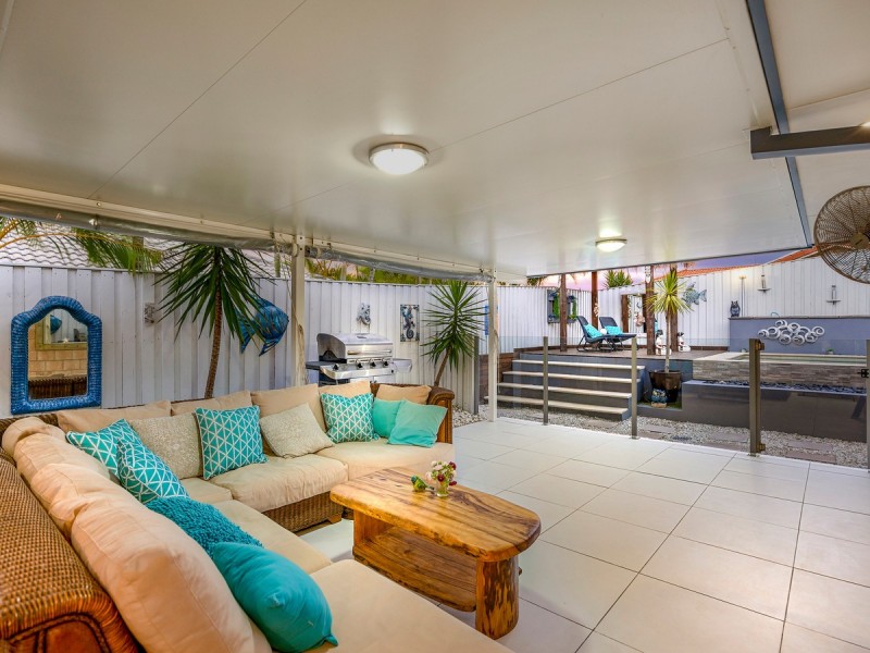 7 Irvine Street, Pacific Pines QLD 4211