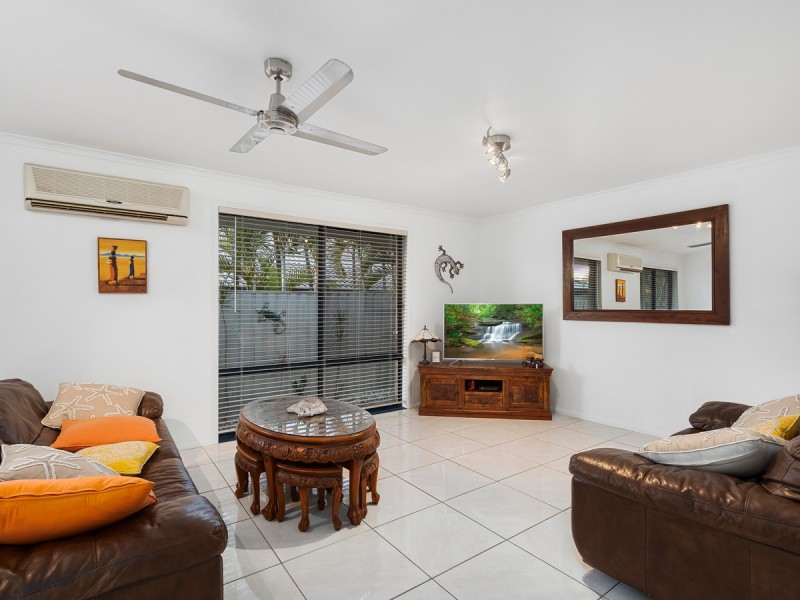 7 Irvine Street, Pacific Pines QLD 4211