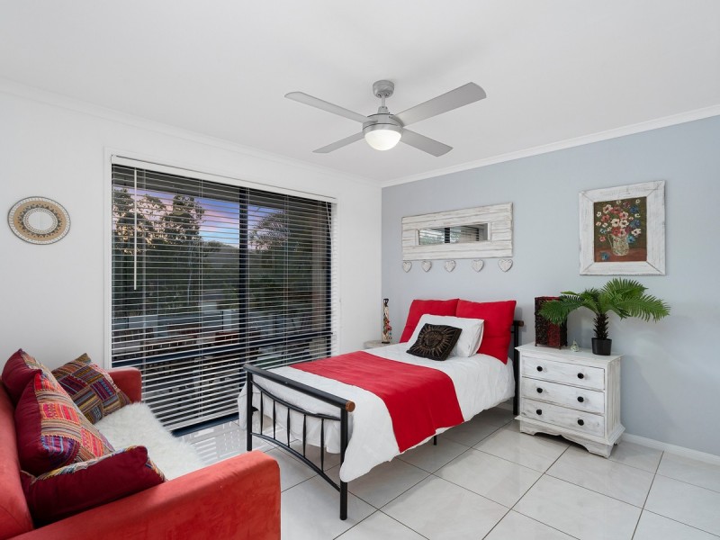 7 Irvine Street, Pacific Pines QLD 4211