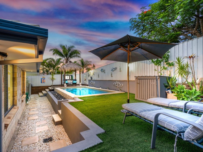 7 Irvine Street, Pacific Pines QLD 4211