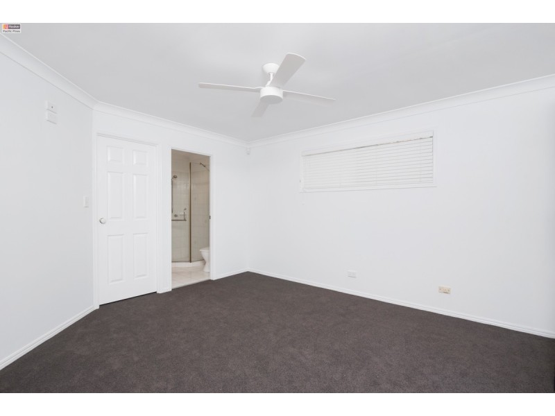 6 Windward Rise, Pacific Pines QLD 4211