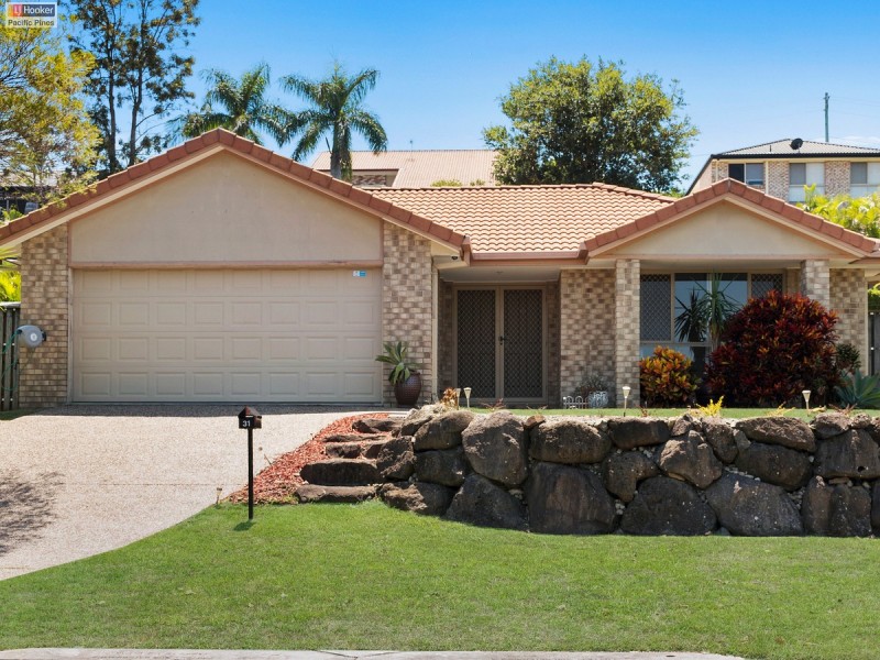 31 Feathertop Crescent, Pacific Pines QLD 4211