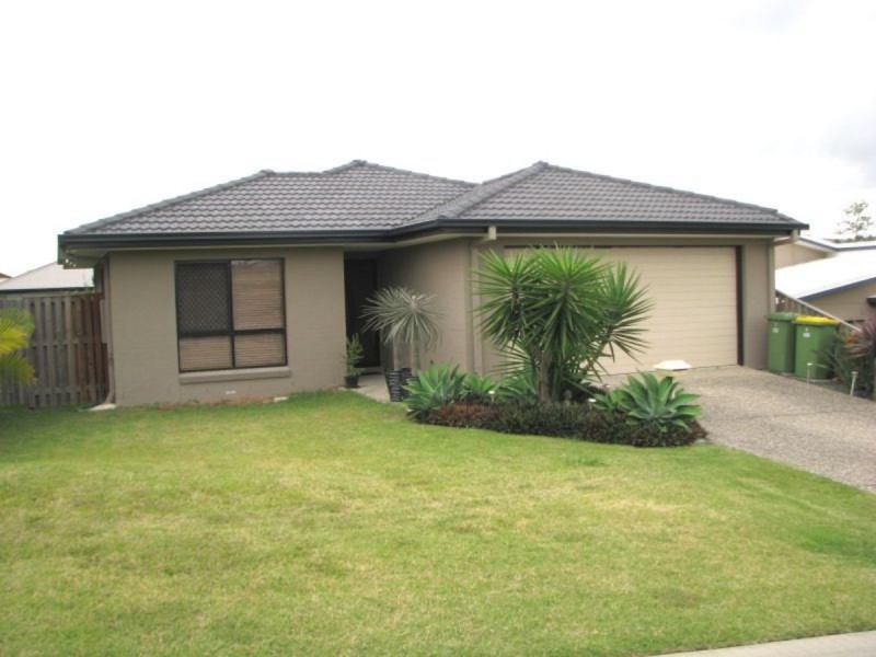 7 Davies Street, Pacific Pines QLD 4211