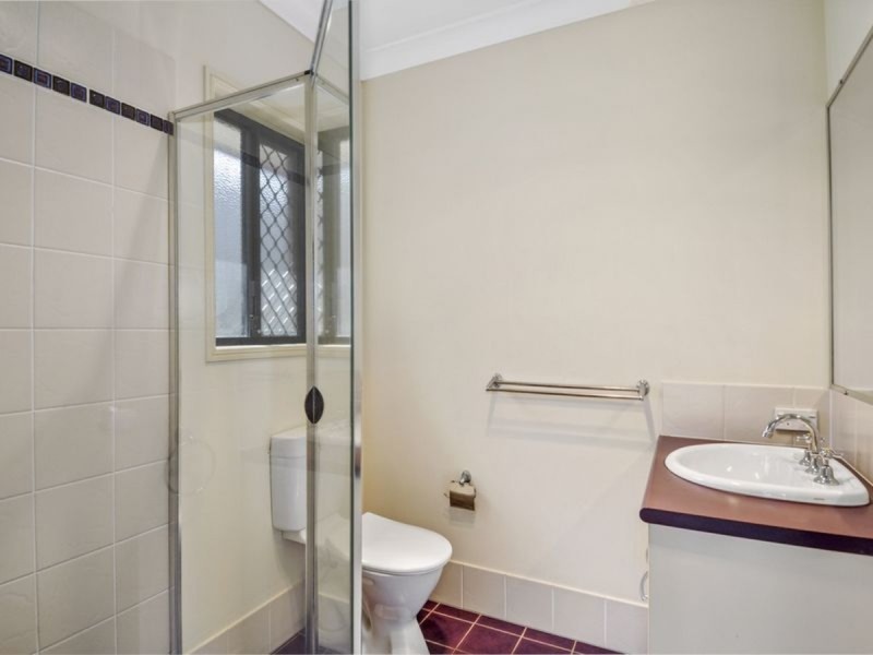 7 Davies Street, Pacific Pines QLD 4211