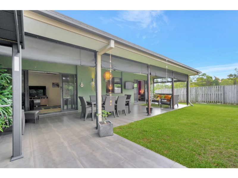 11 Stockdale Street, Pacific Pines QLD 4211