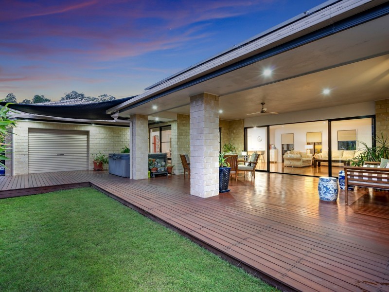 51 Hawkesbury Avenue, Pacific Pines QLD 4211