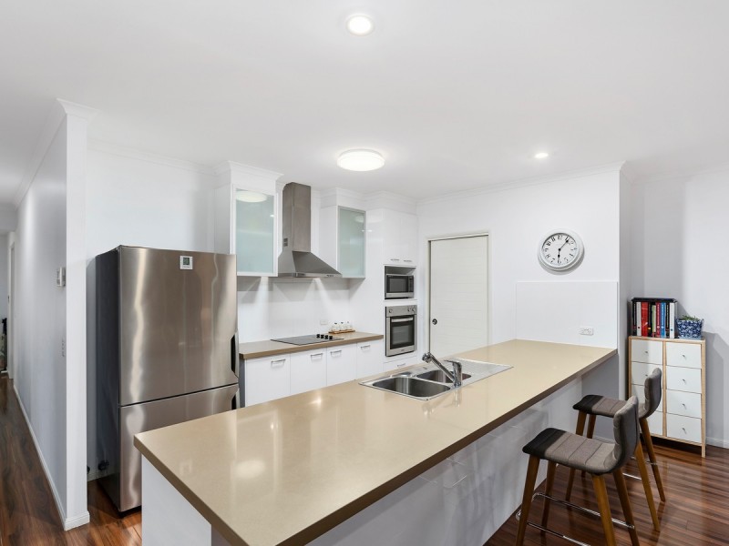 51 Hawkesbury Avenue, Pacific Pines QLD 4211