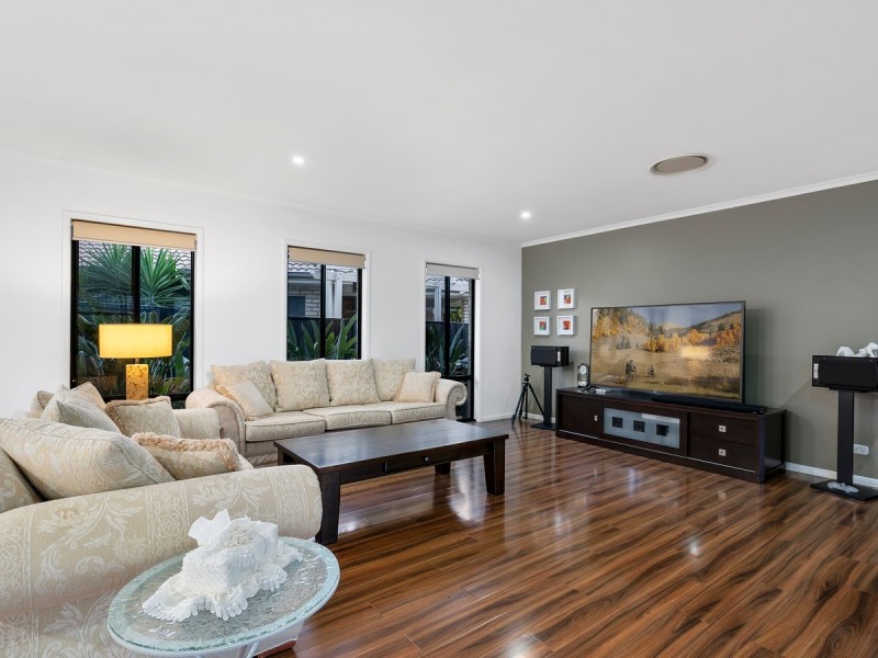 51 Hawkesbury Avenue, Pacific Pines QLD 4211