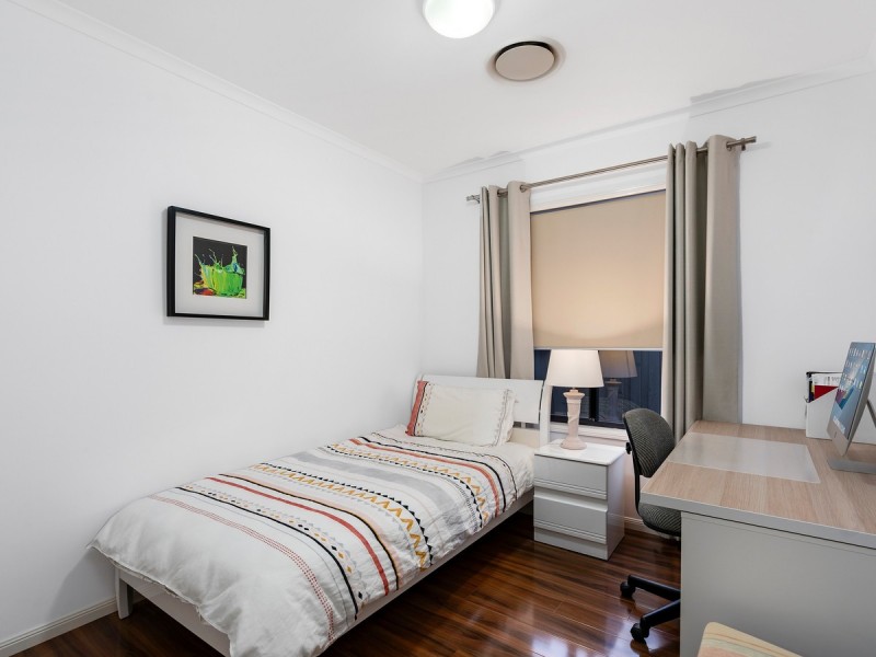 51 Hawkesbury Avenue, Pacific Pines QLD 4211