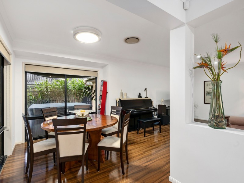 51 Hawkesbury Avenue, Pacific Pines QLD 4211