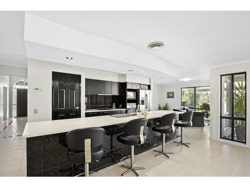 10 Oxford Place, Arundel QLD 4214