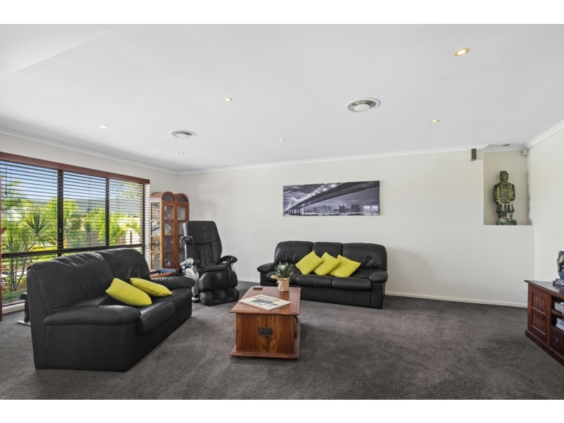 10 Oxford Place, Arundel QLD 4214