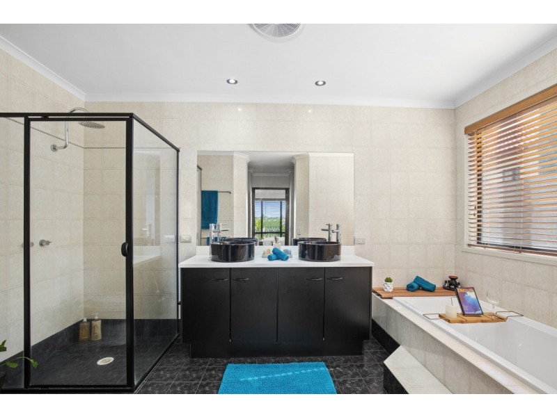 10 Oxford Place, Arundel QLD 4214