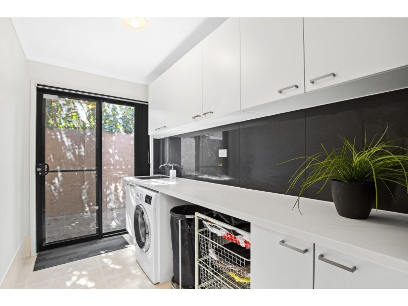 10 Oxford Place, Arundel QLD 4214
