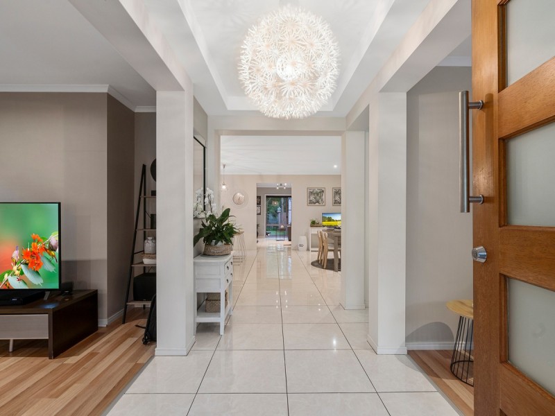 64 Roberts Drive, Maudsland QLD 4210