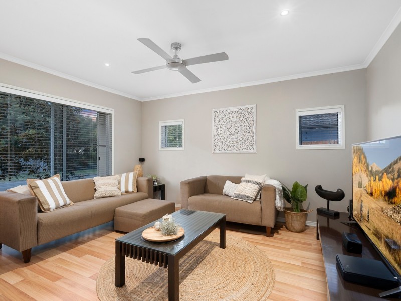 64 Roberts Drive, Maudsland QLD 4210