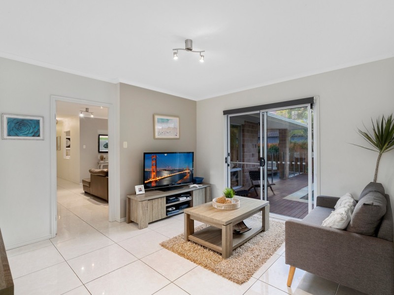 64 Roberts Drive, Maudsland QLD 4210