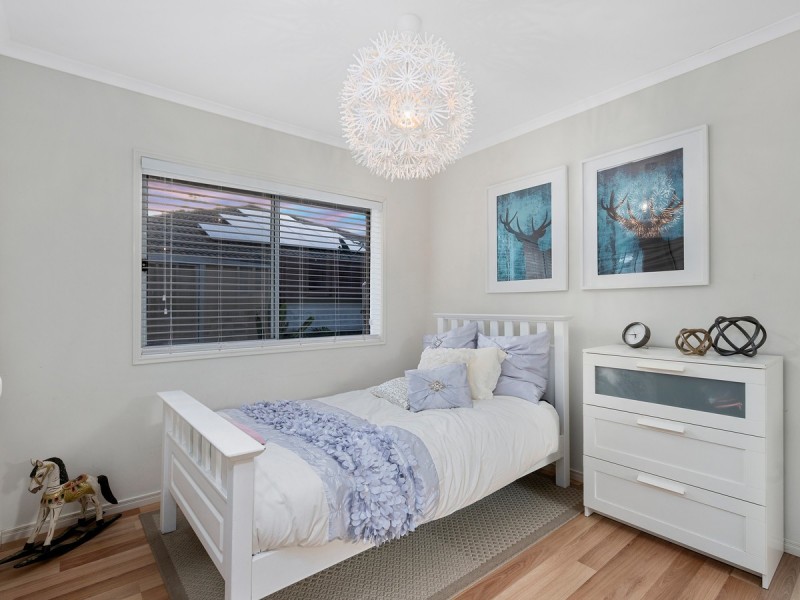 64 Roberts Drive, Maudsland QLD 4210