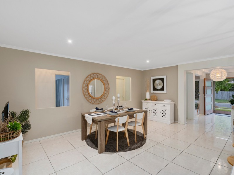 64 Roberts Drive, Maudsland QLD 4210