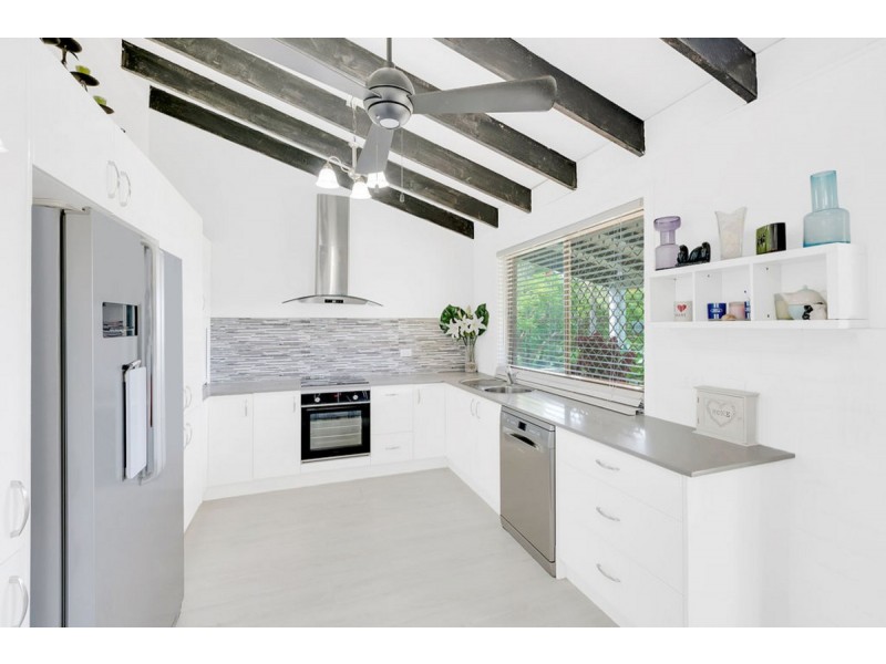 26 Jabiluka Drive, Highland Park QLD 4211
