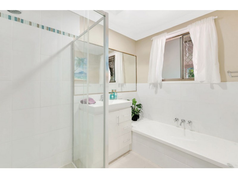 26 Jabiluka Drive, Highland Park QLD 4211