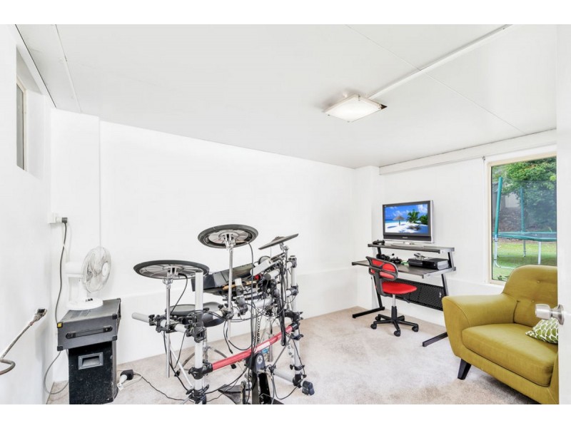 6 Studio Drive, Oxenford QLD 4210