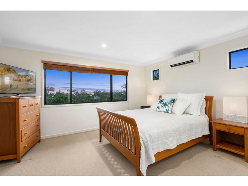 3 Bounty Way, Pacific Pines QLD 4211