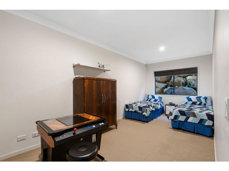 3 Bounty Way, Pacific Pines QLD 4211