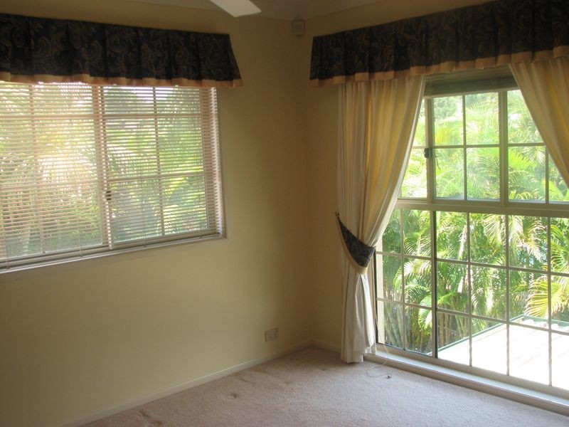 2 Winslow Court, Oxenford QLD 4210