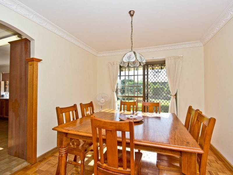8 Wolvi Place, Helensvale QLD 4212