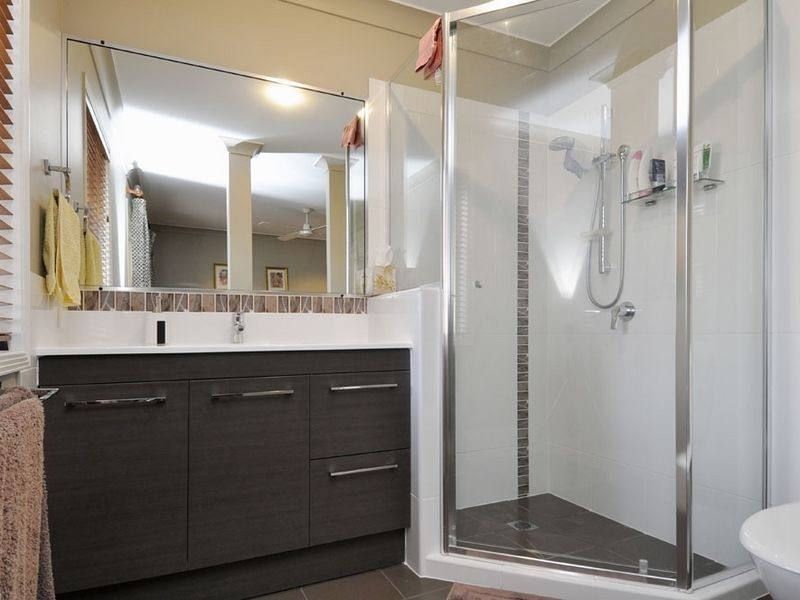 14 Kolonia Street, Pacific Pines QLD 4211
