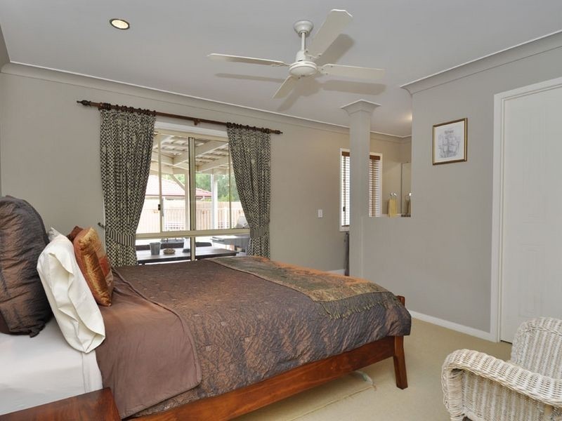 14 Kolonia Street, Pacific Pines QLD 4211