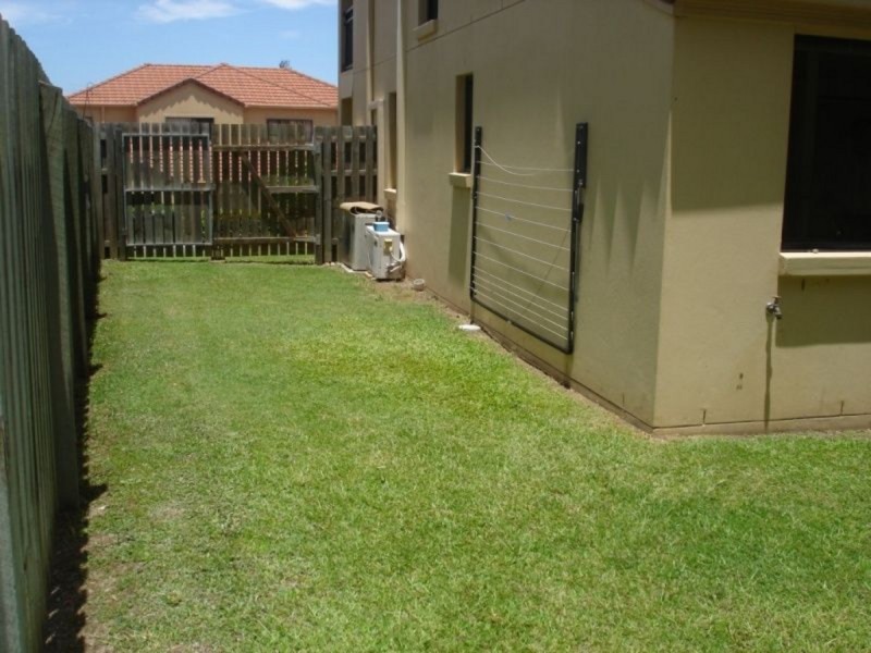 24/1 Hervey Street, Pacific Pines QLD 4211