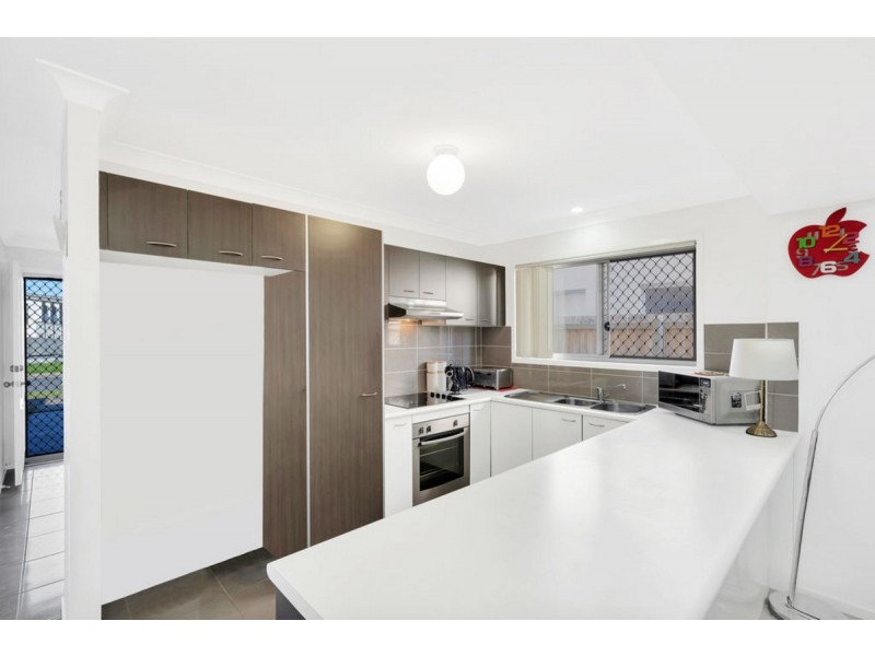 26/1 Mcauley Parade, Pacific Pines QLD 4211