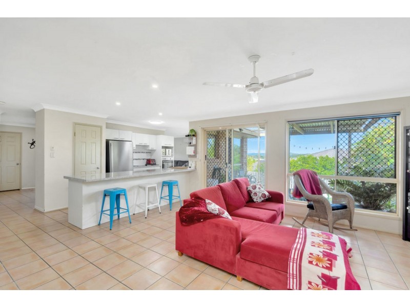 6 Motu Close, Pacific Pines QLD 4211