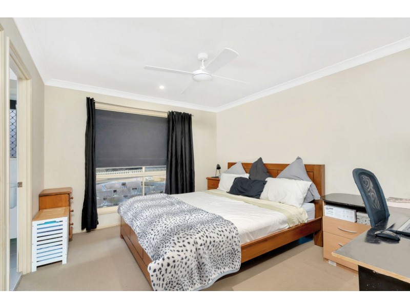 6 Motu Close, Pacific Pines QLD 4211