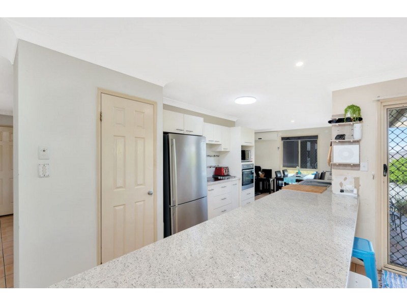 6 Motu Close, Pacific Pines QLD 4211