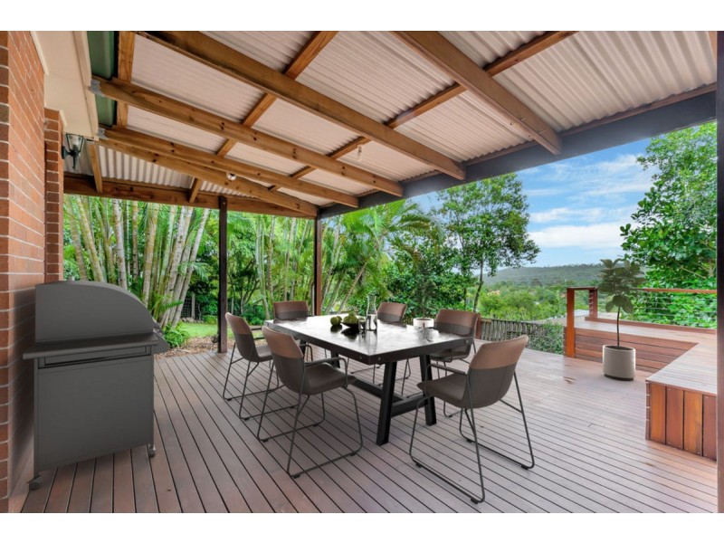 13 Phoenix Street, Pacific Pines QLD 4211