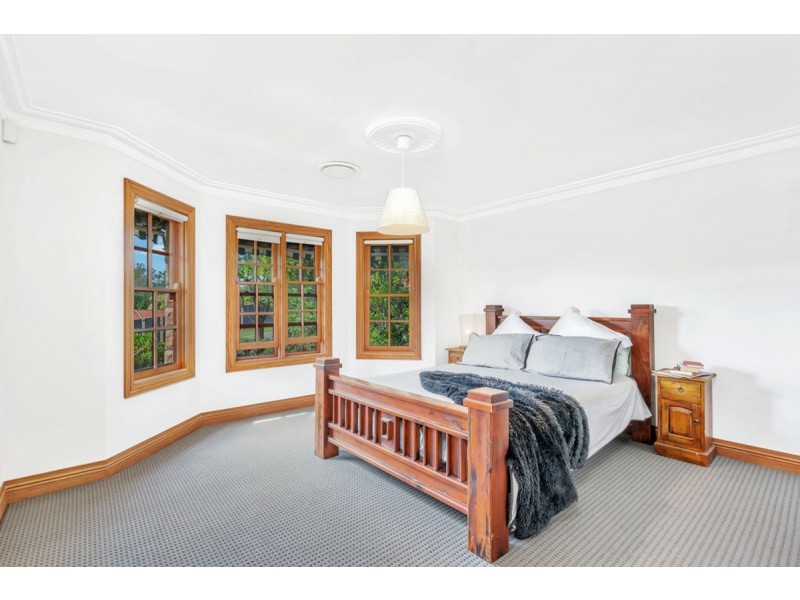 13 Phoenix Street, Pacific Pines QLD 4211