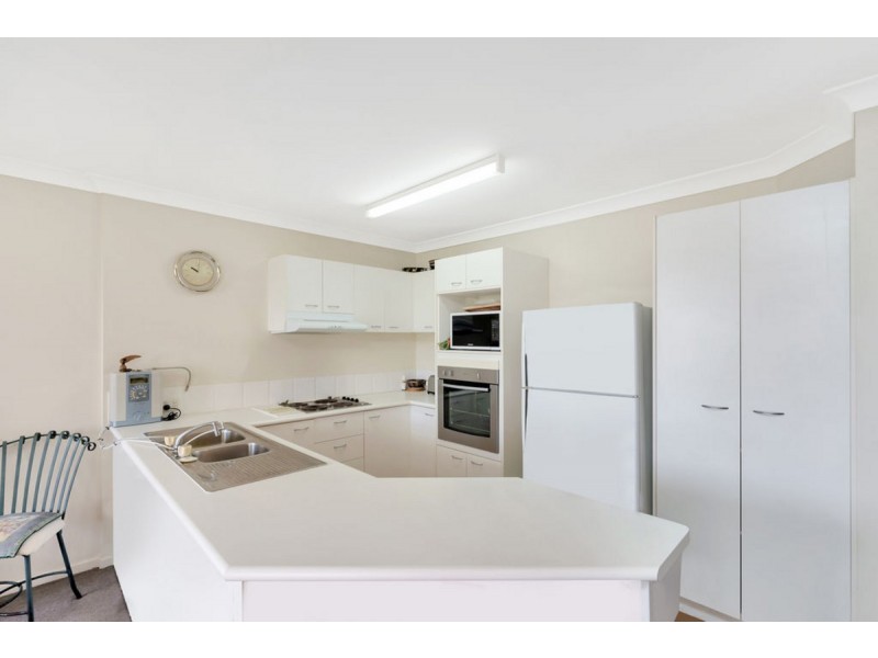 4/3 Arundel Drive, Arundel QLD 4214