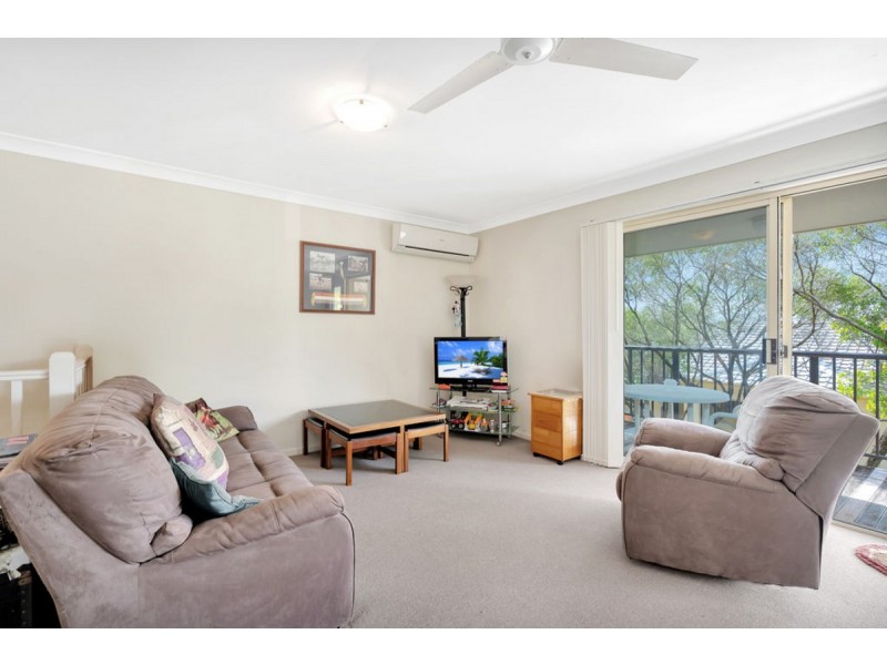 4/3 Arundel Drive, Arundel QLD 4214