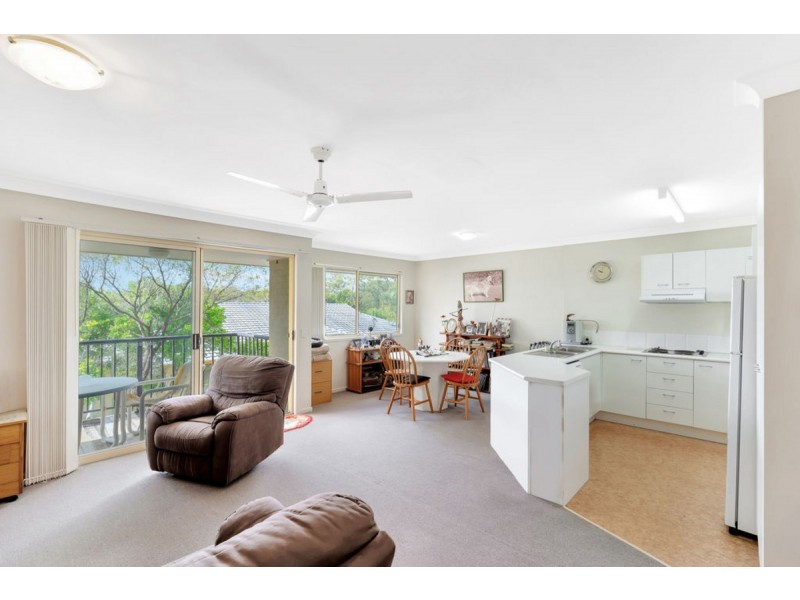 4/3 Arundel Drive, Arundel QLD 4214