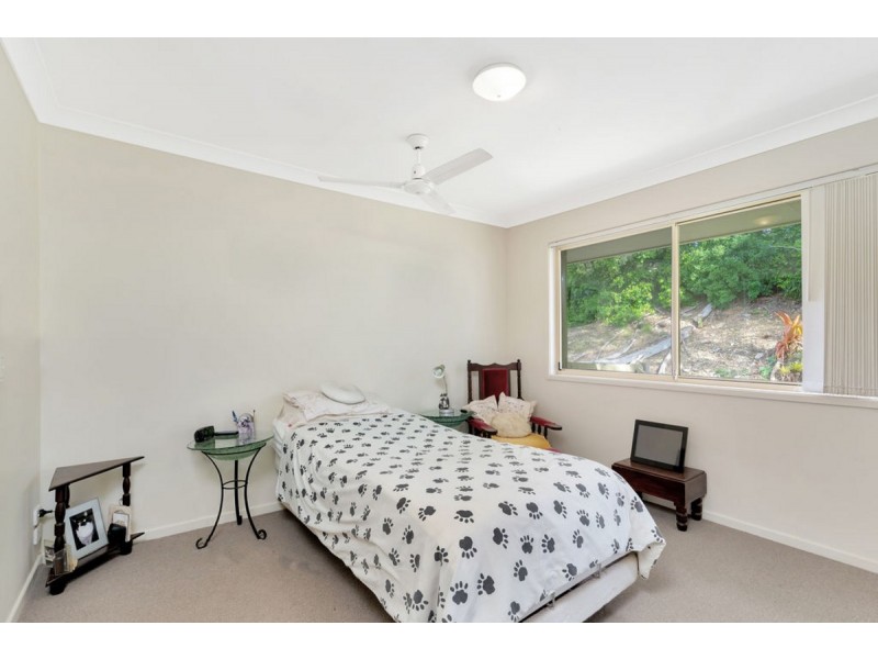 4/3 Arundel Drive, Arundel QLD 4214