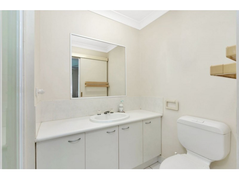 4/3 Arundel Drive, Arundel QLD 4214