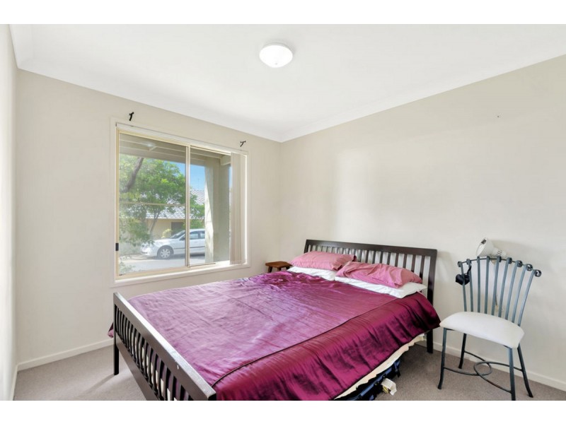 4/3 Arundel Drive, Arundel QLD 4214