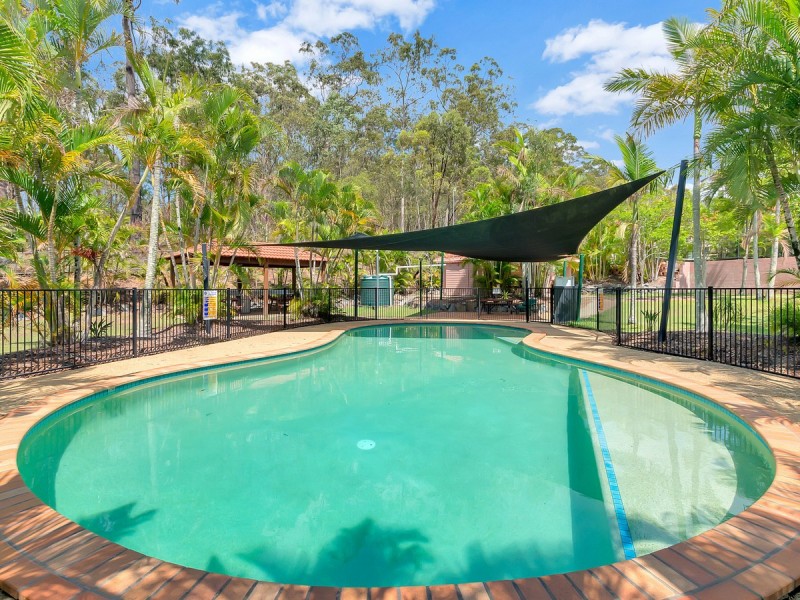 4/3 Arundel Drive, Arundel QLD 4214